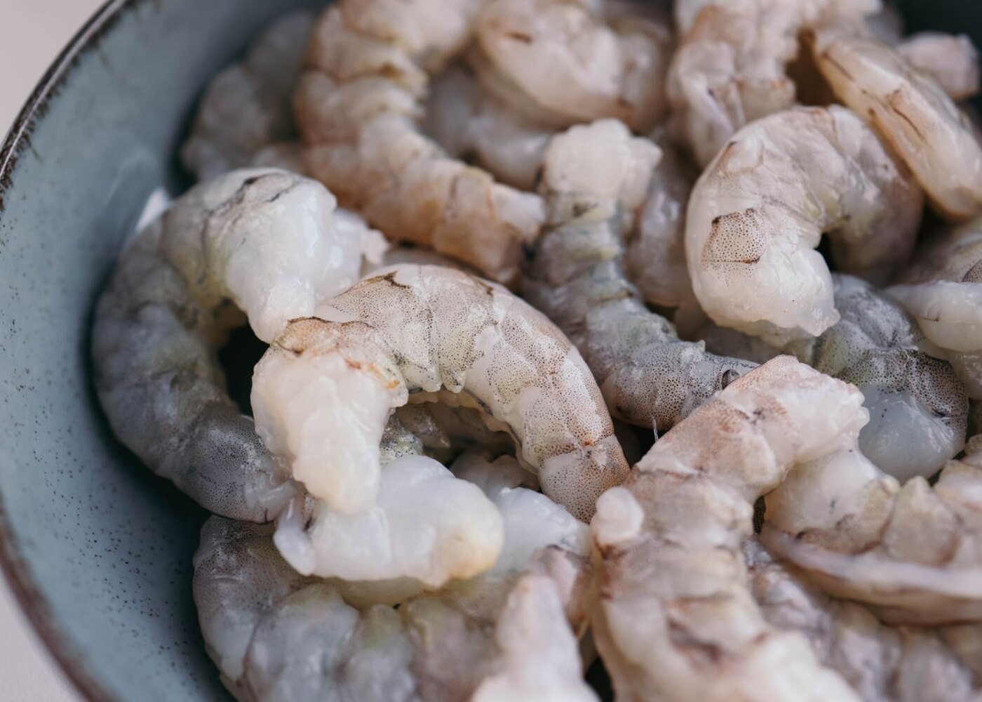 Raw peeled shrimp
